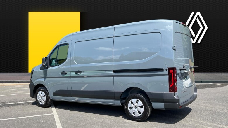 Renault Master Mwb Diesel Fwd MM35 Blue dCi 150 Advance Medium Roof Van